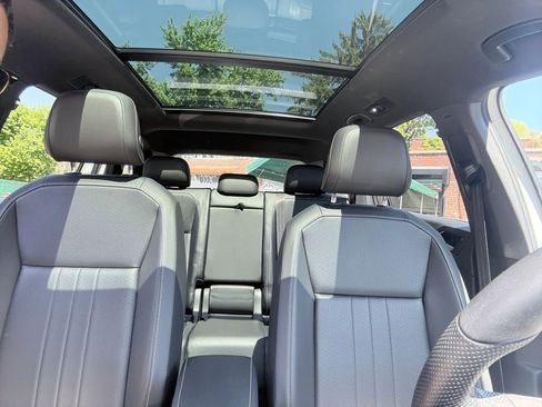 Used 2022 Volkswagen Tiguan SE R-Line AWD/4WD image 27