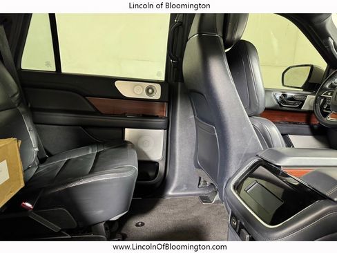 Certified 2022 Lincoln Navigator Reserve AWD/4WD image 17