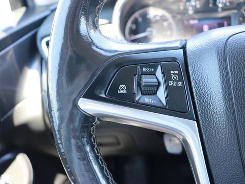 Used 2020 Buick Encore Preferred FWD image 19