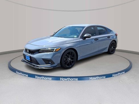 Used 2023 Honda Civic Sport image 3