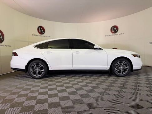Used 2023 Honda Accord EX image 9