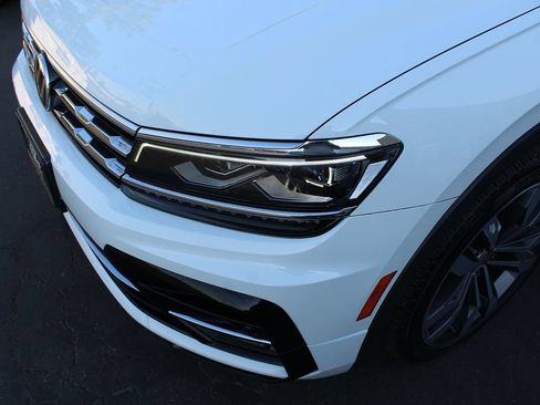 Used 2021 Volkswagen Tiguan SEL Premium R-Line w/ 3rd Row Seat Package AWD/4WD image 11