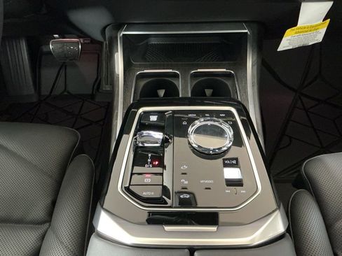 Certified 2025 BMW 740i xDrive w/ Premium Package AWD/4WD image 13