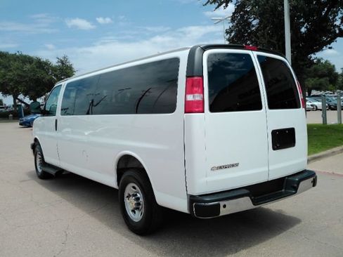 Used 2025 Chevrolet Express 3500 LT w/ LT Preferred Equipment Group RWD image 12