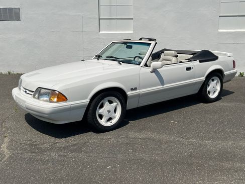 Used 1993 Ford Mustang LX image 1