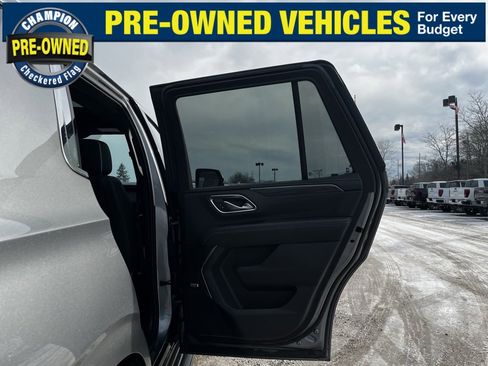 Used 2022 GMC Yukon SLT w/ SLT Premium Package image 31