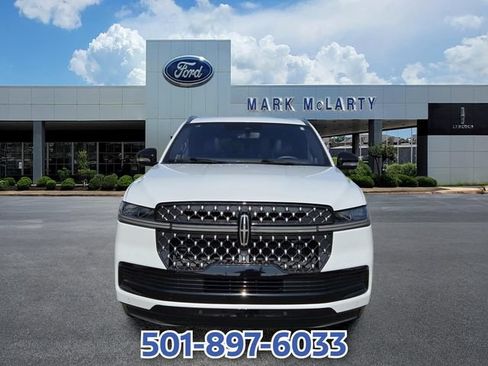 Certified 2025 Lincoln Navigator Black Label AWD/4WD image 8