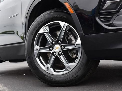 Used 2025 Chevrolet Blazer LT AWD/4WD image 3