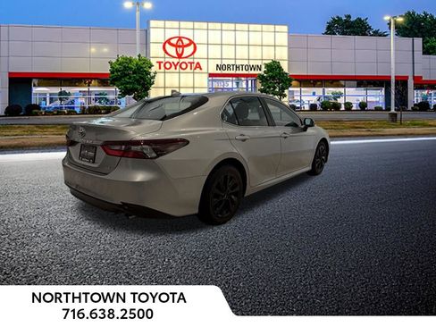 Used 2021 Toyota Camry LE w/ Convenience Package FWD image 9