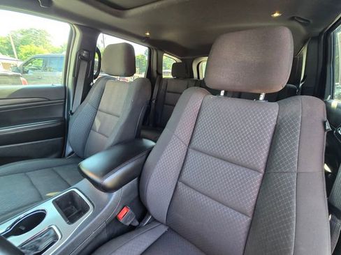 Used 2020 Jeep Grand Cherokee Laredo RWD image 21