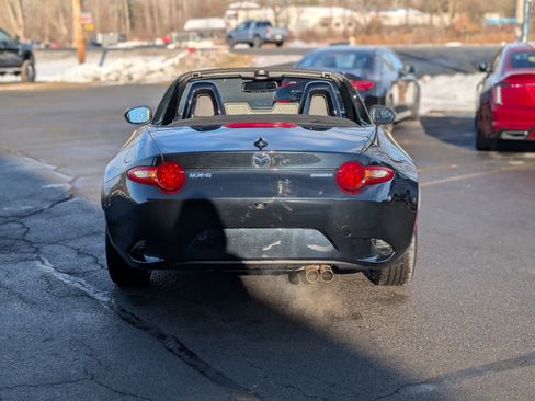 Used 2021 MAZDA MX-5 Miata Grand Touring image 12
