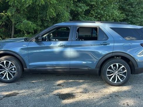 New 2026 Ford Explorer ST-Line AWD/4WD image 4