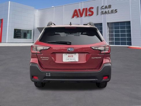Used 2025 Subaru Outback Premium AWD/4WD image 5