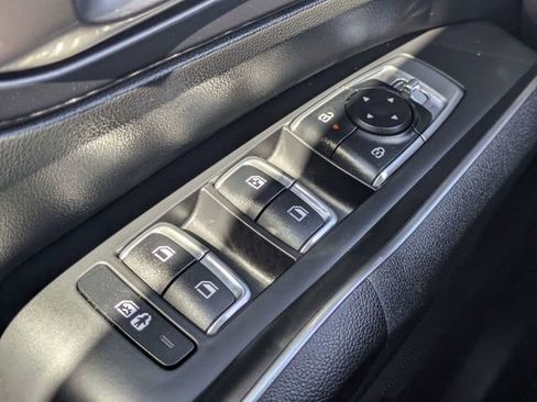 Used 2024 Kia Sorento S image 22