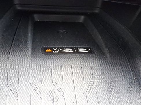 Certified 2025 Chevrolet Equinox EV LT w/ Convenience Package image 24