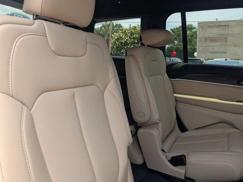 New 2026 Jeep Grand Cherokee L Limited RWD image 30