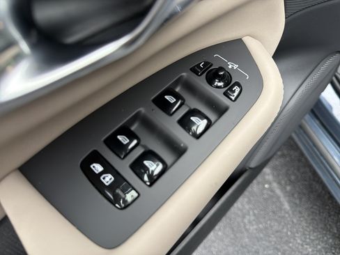 Certified 2026 Volvo XC90 B6 Plus AWD/4WD image 15