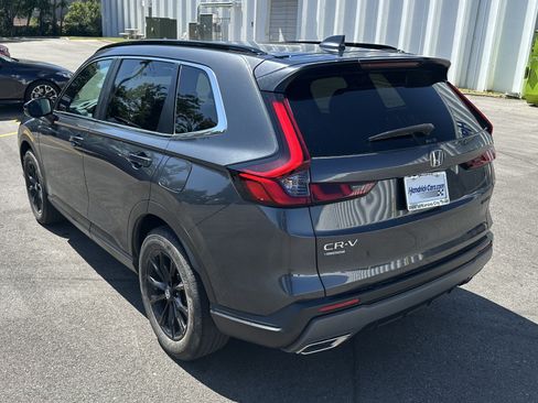 Used 2025 Honda CR-V Sport image 8