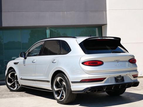 Used 2022 Bentley Bentayga AWD/4WD image 3