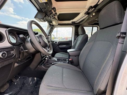 Used 2024 Jeep Wrangler Unlimited Sport AWD/4WD image 17