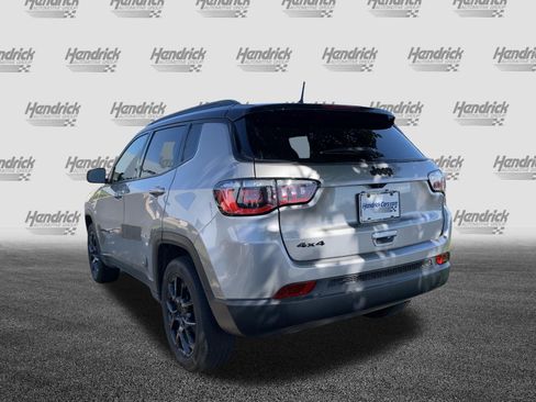 Used 2023 Jeep Compass Latitude w/ Sun and Sound Group AWD/4WD image 8