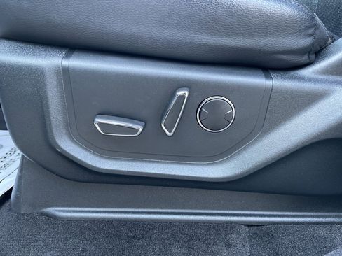 Used 2019 Ford Expedition XLT w/ Equipment Group 202A image 14