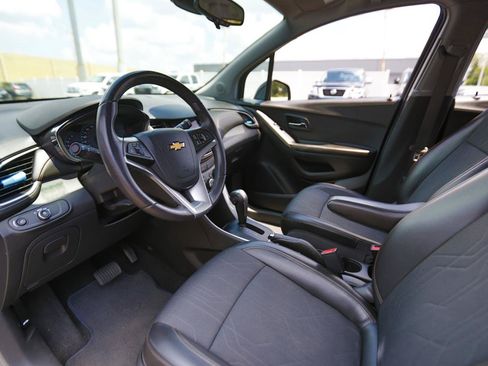 Used 2022 Chevrolet Trax LT w/ Driver Confidence Package AWD/4WD image 4