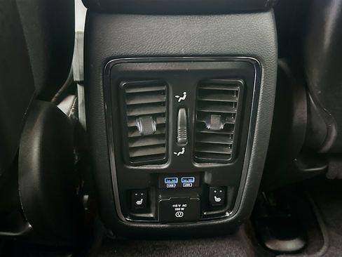 Used 2018 Jeep Grand Cherokee Limited RWD image 26
