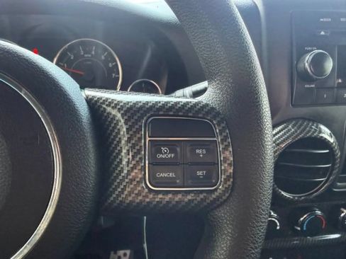 Used 2017 Jeep Wrangler Sport AWD/4WD image 14
