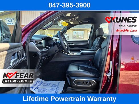 Used 2024 Jeep Wagoneer L Series II w/ Flexible Seating Group image 14