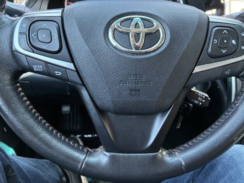 Used 2015 Toyota Camry SE FWD image 9