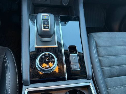 Used 2023 Mitsubishi Outlander SE Black Edition image 24