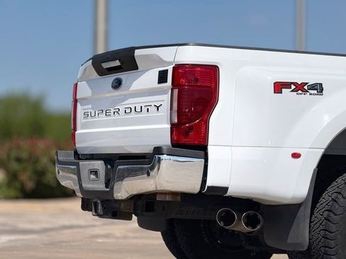 Used 2021 Ford F350 Lariat AWD/4WD image 10