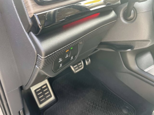 Used 2024 Volkswagen Atlas SEL Premium R-Line AWD/4WD image 26