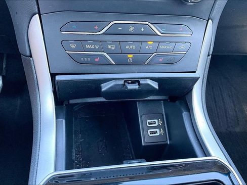 Used 2020 Ford Edge SEL w/ Convenience Package AWD/4WD image 16