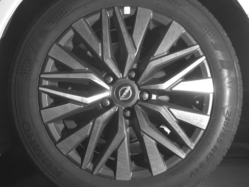 Used 2025 Nissan Altima 2.5 SV image 14