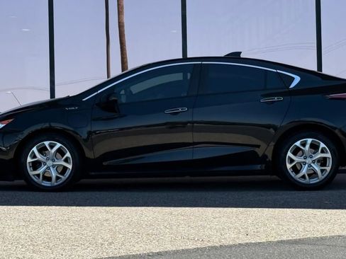 Used 2018 Chevrolet Volt Premier w/ Driver Confidence Package FWD image 5