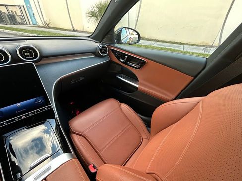 Used 2025 Mercedes-Benz C 300 Sedan image 11