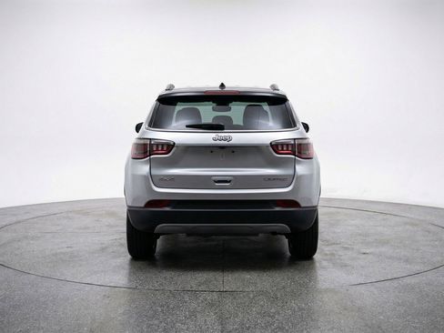 Used 2025 Jeep Compass Limited AWD/4WD image 7