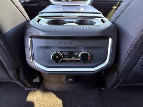 Used 2025 Ford Expedition Platinum w/ Driver's Package image 13
