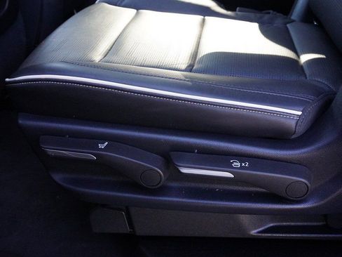 Used 2023 Cadillac Escalade Sport AWD/4WD image 38