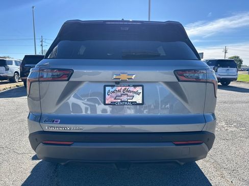 Used 2025 Chevrolet Equinox LT w/ Convenience Package II image 5