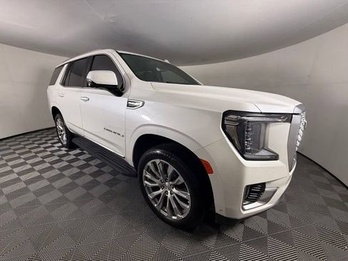Used 2024 GMC Yukon Denali w/ Advanced Technology Package AWD/4WD image 9