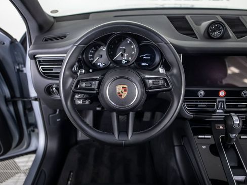 Used 2024 Porsche Macan AWD/4WD image 23
