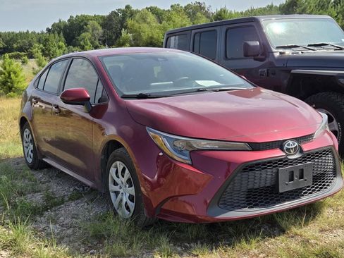 Used 2022 Toyota Corolla LE FWD image 1