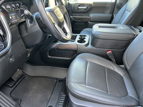 Used 2022 GMC Sierra 2500 SLT w/ SLT Preferred Package AWD/4WD image 16