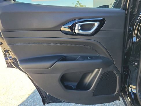 New 2026 Jeep Compass Latitude image 13