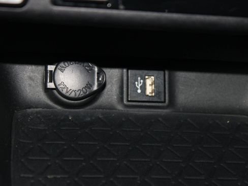 Used 2023 Toyota RAV4 XLE Premium image 26