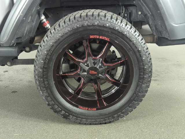 Used 2020 Jeep Gladiator Rubicon w/ Dual Top Group AWD/4WD image 12