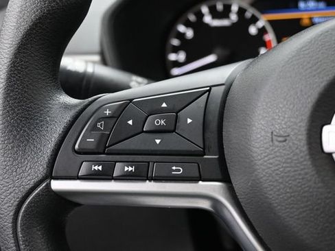 Used 2024 Nissan Altima 2.5 SV FWD image 21